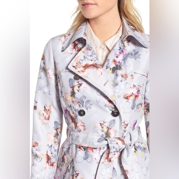 GUESS Floral Double-Breasted Water-Resistant Trench Coat size XS - Picture 2 of 14